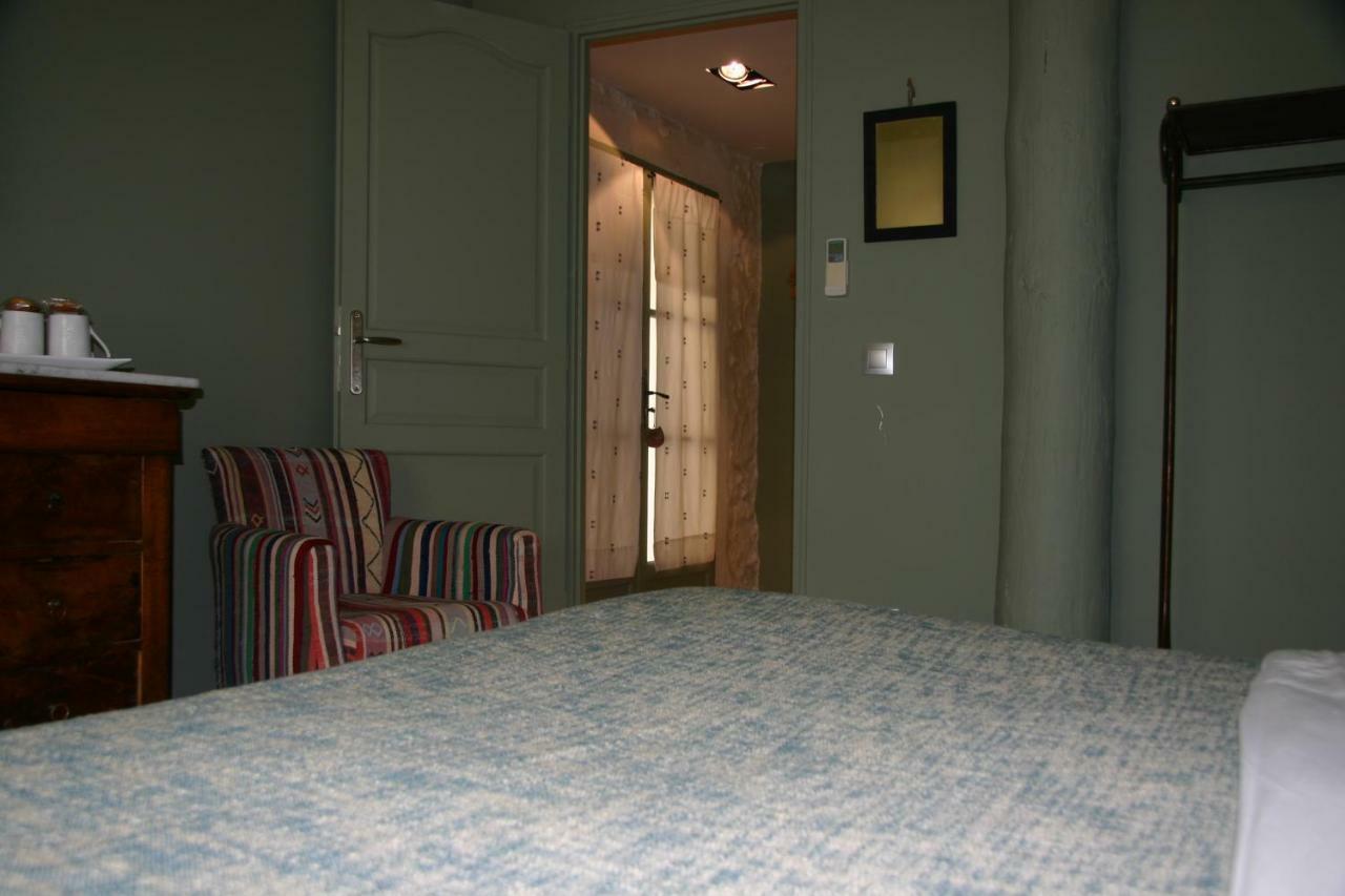 Bed and Breakfast Domaine De Fontbelle Graveson Exterior foto