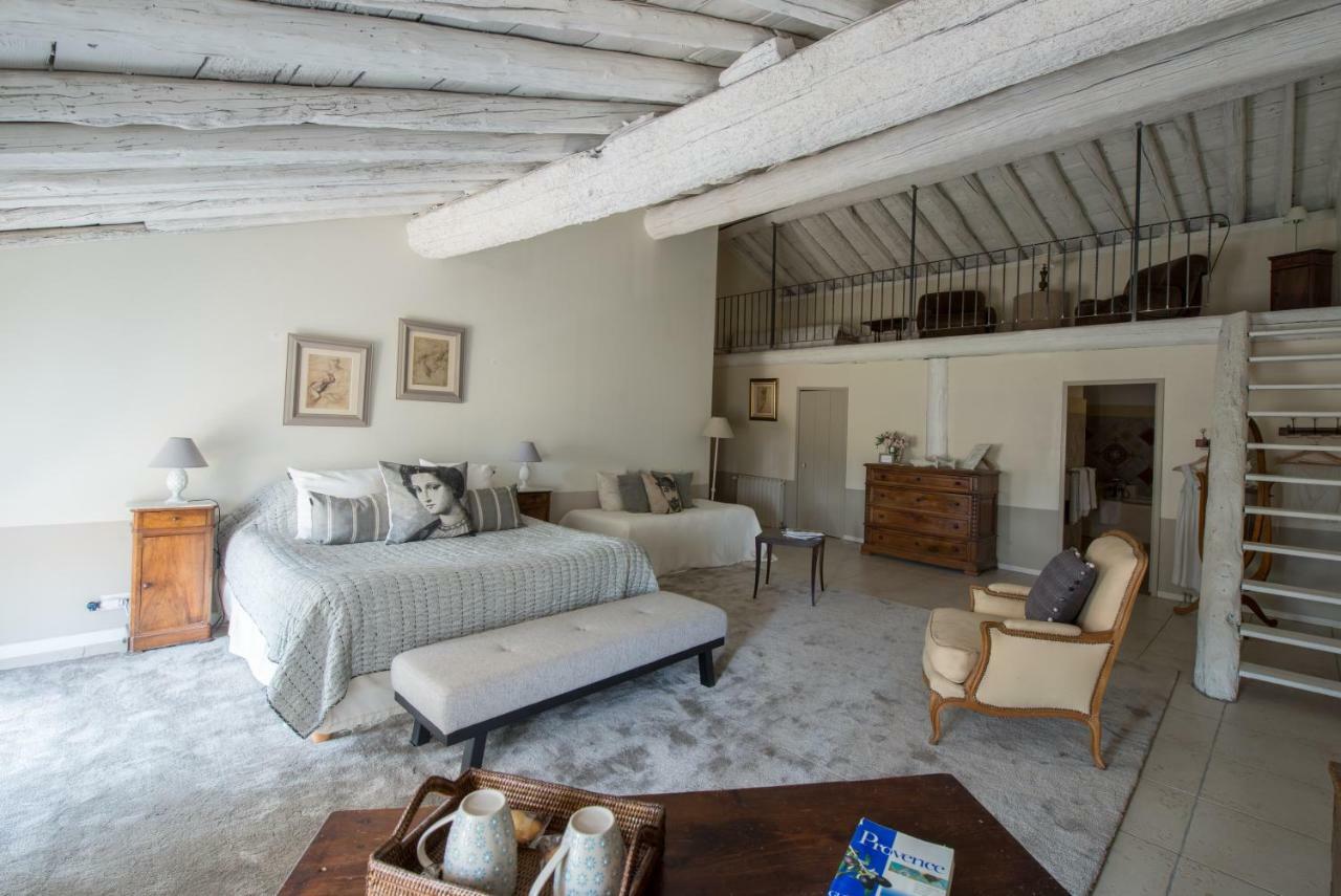 Bed and Breakfast Domaine De Fontbelle Graveson Exterior foto