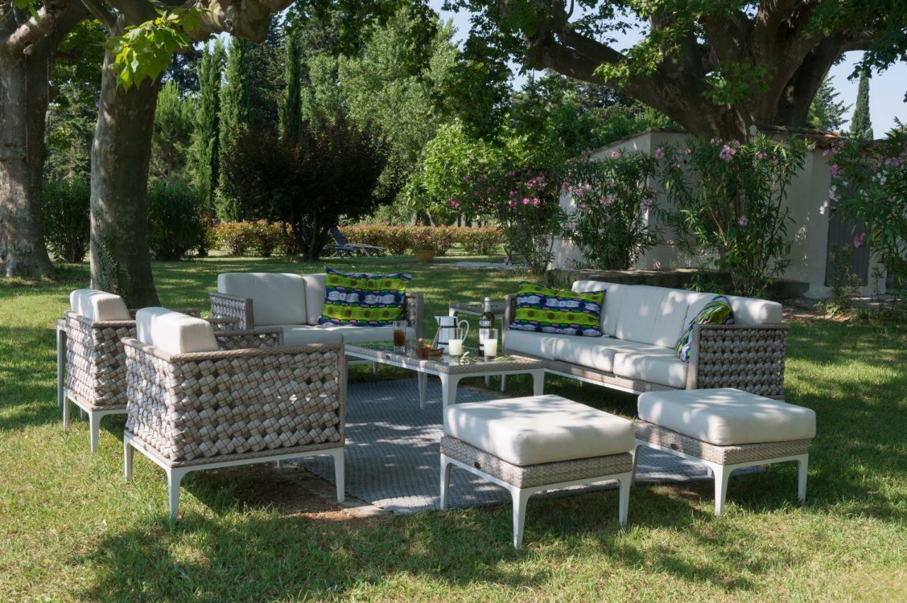 Bed and Breakfast Domaine De Fontbelle Graveson Exterior foto